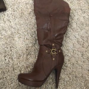 Like new guess medium brown boots